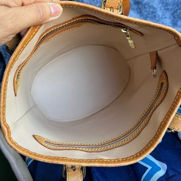 WOW POSHMARK - Authentic Louis Vuitton Bucket Bag - Picture 7 of 16